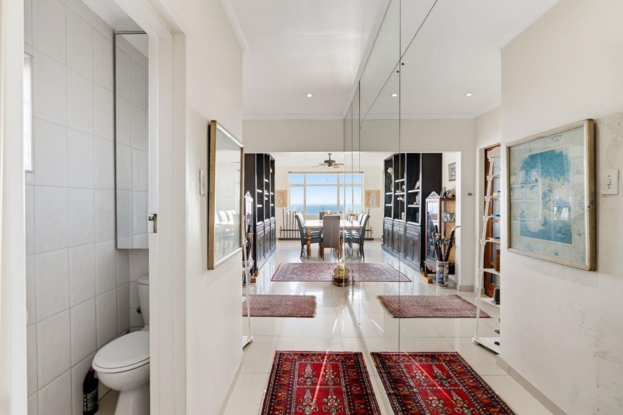 2 Bedroom Property for Sale in Sea Point Western Cape